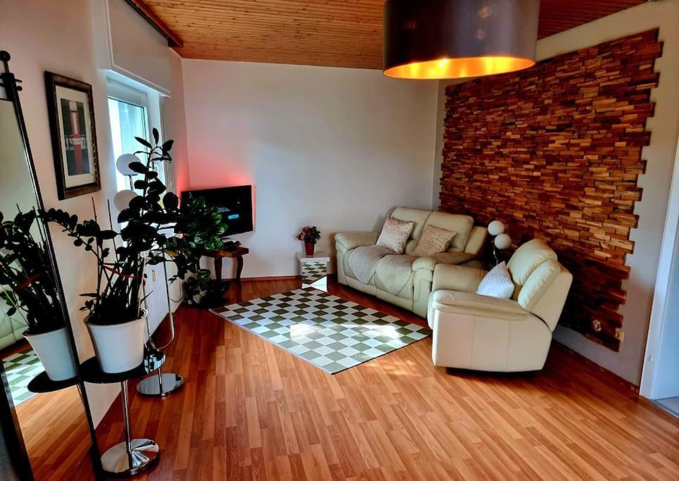 Apartmán Eine Oase Bei Tara In Waldacker Rödermark Exteriér fotografie